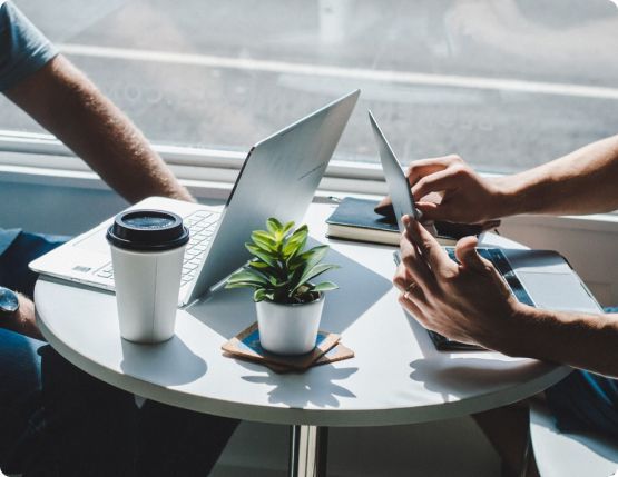 התחבר אלינו כדי ללמוד כיצד לוח אחד עובד בשבילך