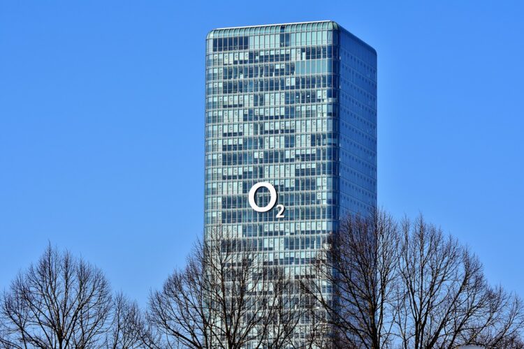 לוח נדל"ן מסחרי – משרדים, חנויות ונכסים עסקיים להשכרה ולמכירה