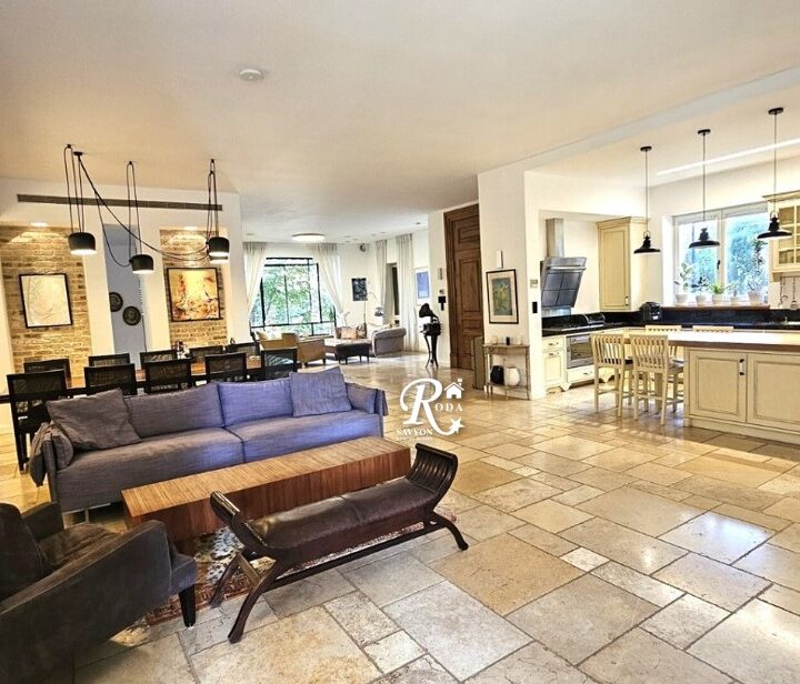 למכירה בית יוקרה 6 חד' בסביון